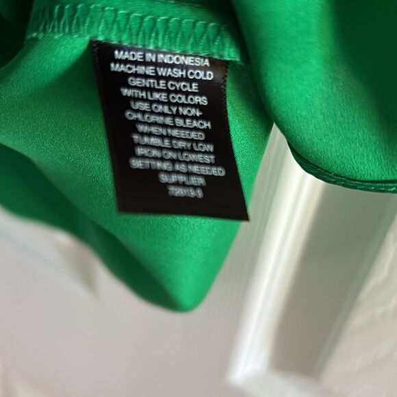 Worthington Green Ruffle Sleeve Silky Top - Picture 9 of 10